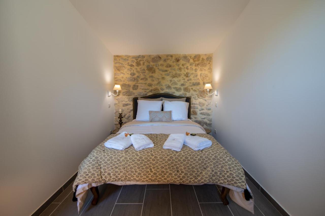 La Maison De Livia, Gite, Chambres Et Table D'Hotes, Entre Uzes Et Nimes Sauzet  Экстерьер фото